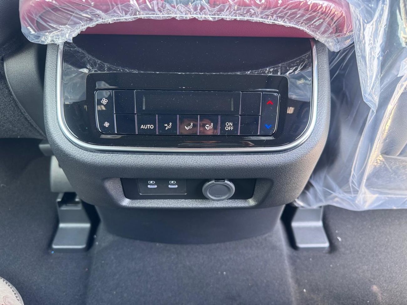 Nissan Patrol SE Platinum City 3.8L (Ext _GRAY  Inter_BURGUNDY)