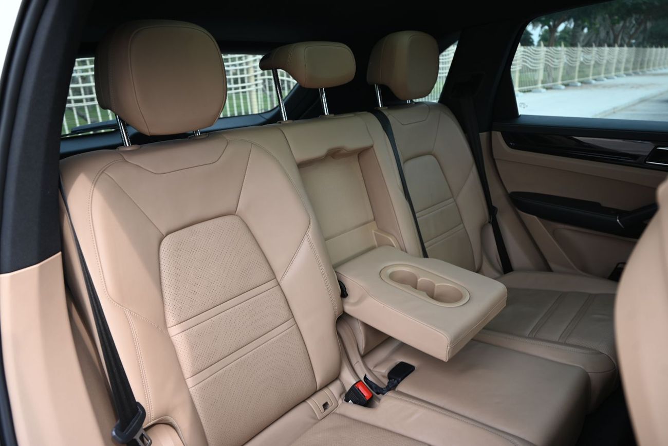 Porsche Cayenne 0% DP - PORSCHE CAYENNE S - 3.0TC V6 4WD - GCC SPECS - WELL MAINTAINED