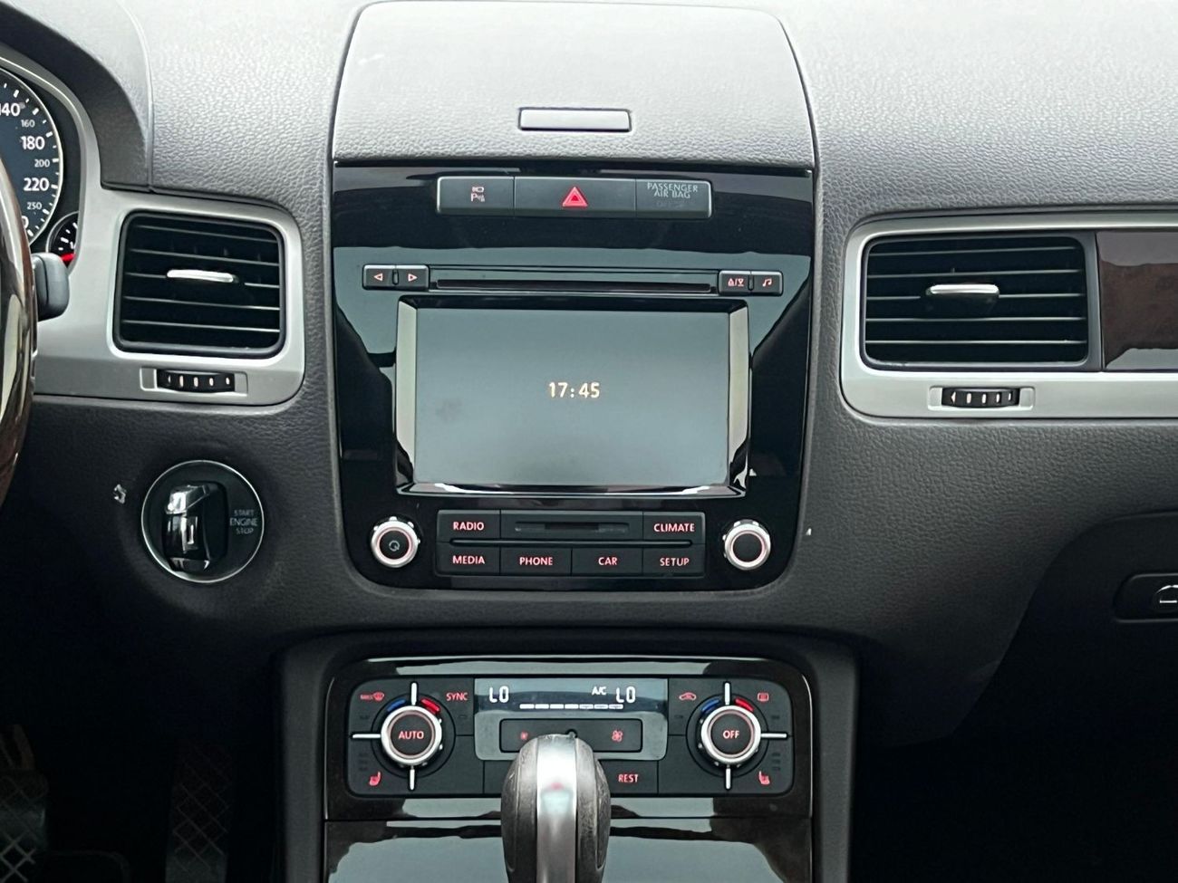 Volkswagen Touareg TOUAREG 2014 GCC V6 PERFECT CONDITION // ACCIDENT FREE // FULL OPITION