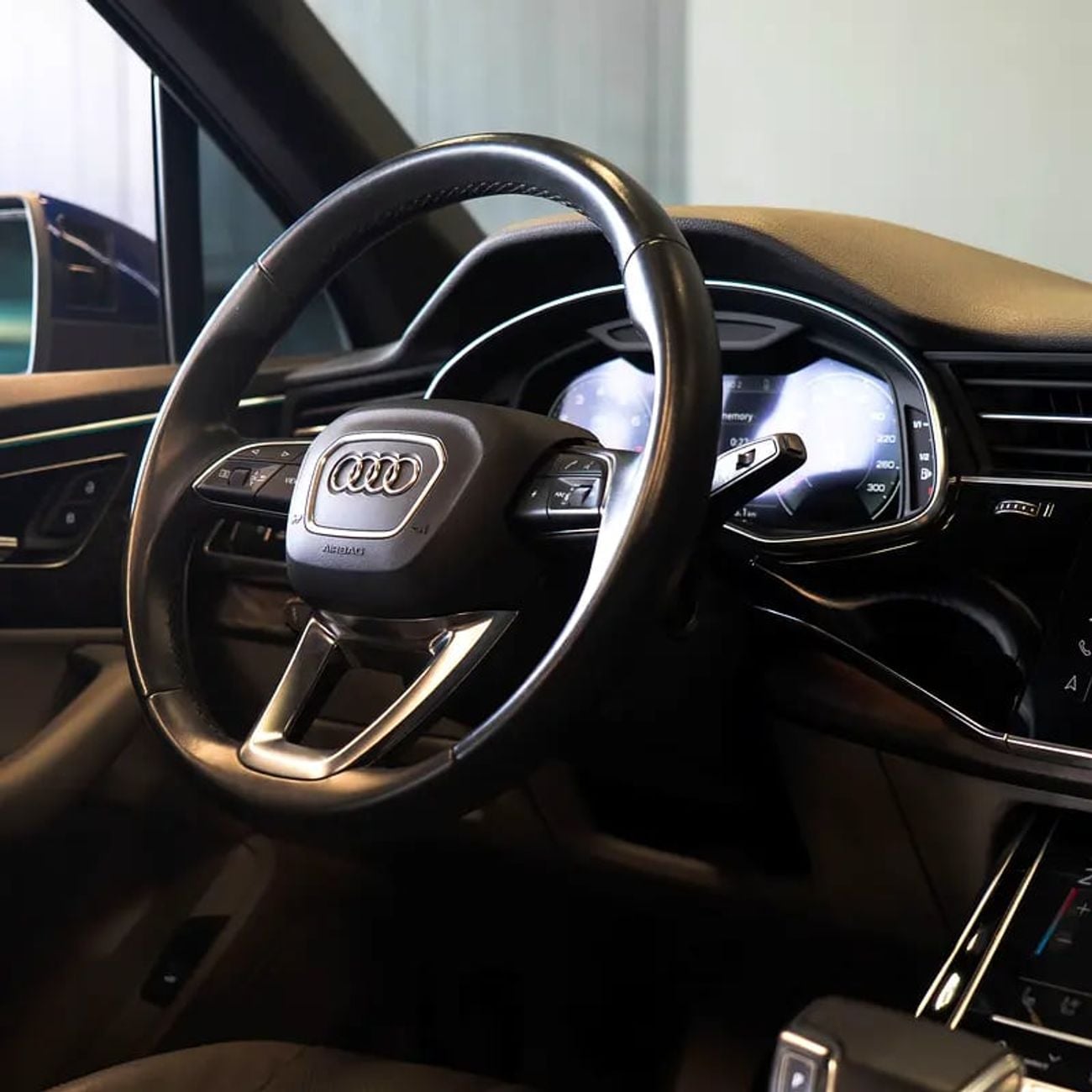 Audi Q7 55 TFSI quattro S Line 2.0L 3,065 P.M • 0% Downpayment • 55TFSI S-Line • Agency Warranty