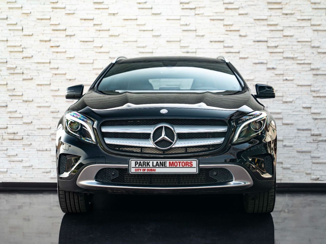 مرسيدس بنز GLA 250 Std 2.0L (211 HP)