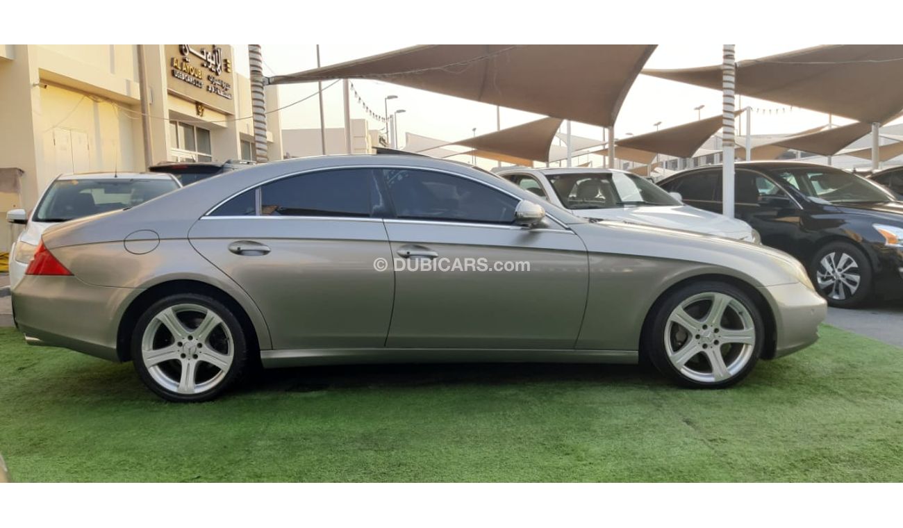 Mercedes-Benz CLS 350 Gulf - number one - manhole - leather - alloy wheels - sensors - cruise control - control - fog ligh