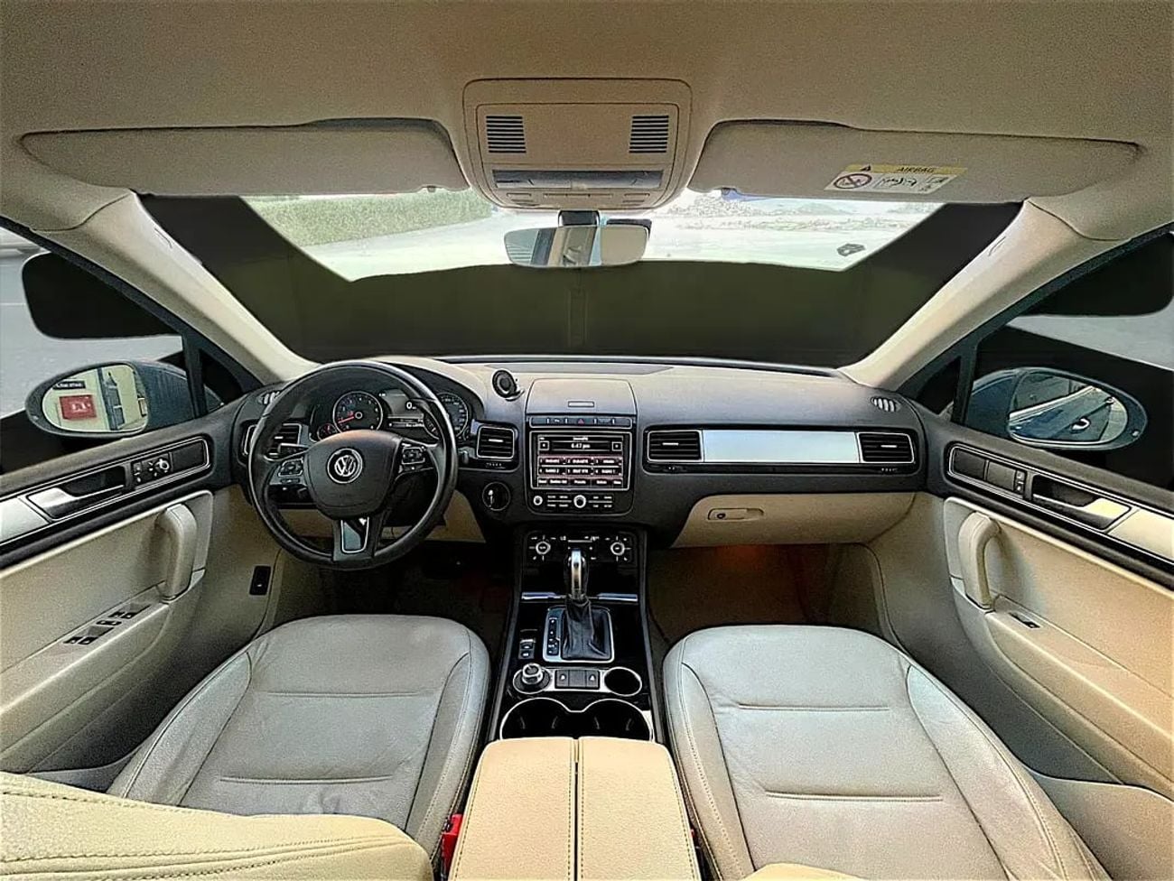 Volkswagen Touareg 1,005 P.M | SEL | GCC Specs | Pristine Condition