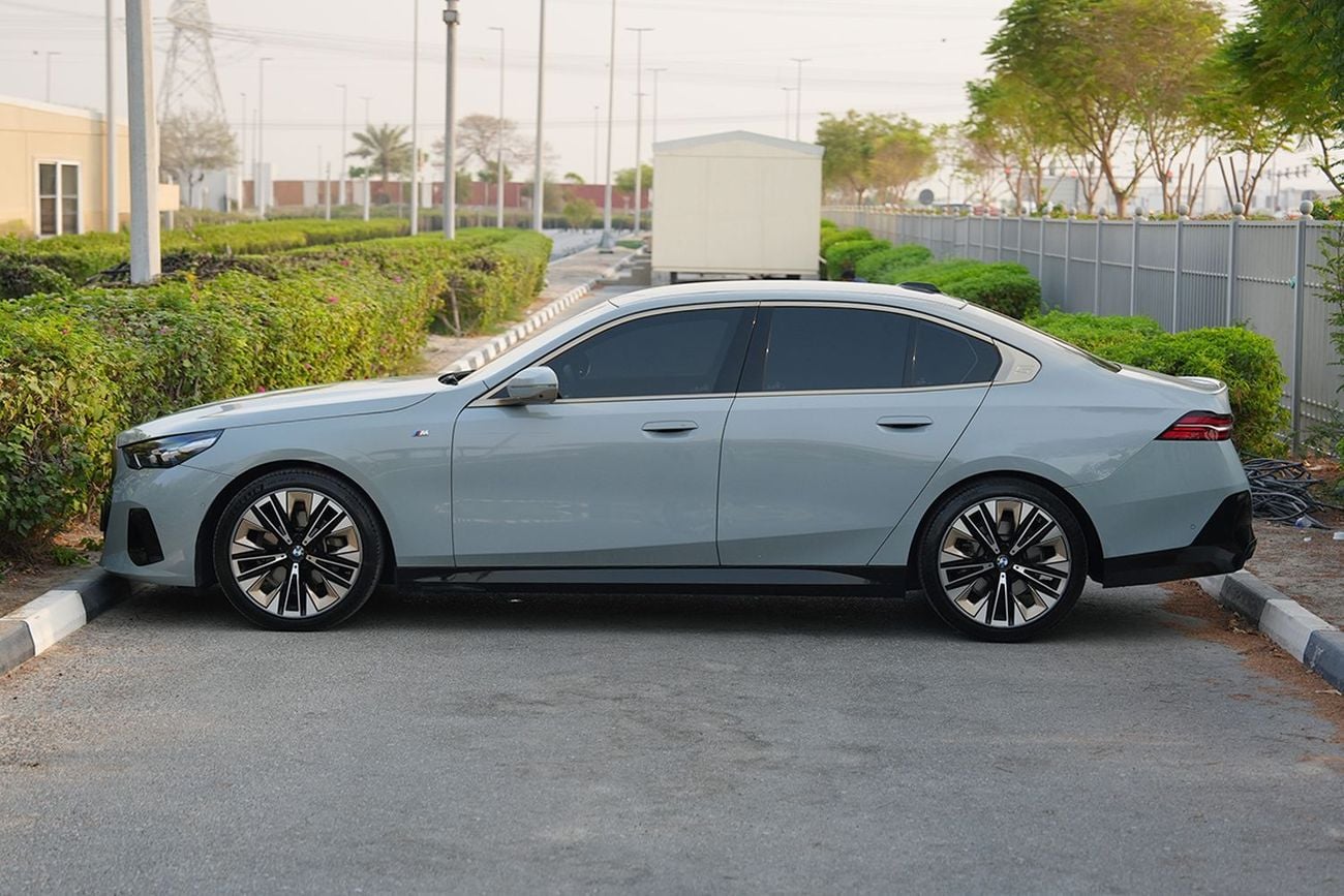 BMW 520i M SPORT BMW 520i M Sport – 2024 Model | GCC Specs | Nardo Grey