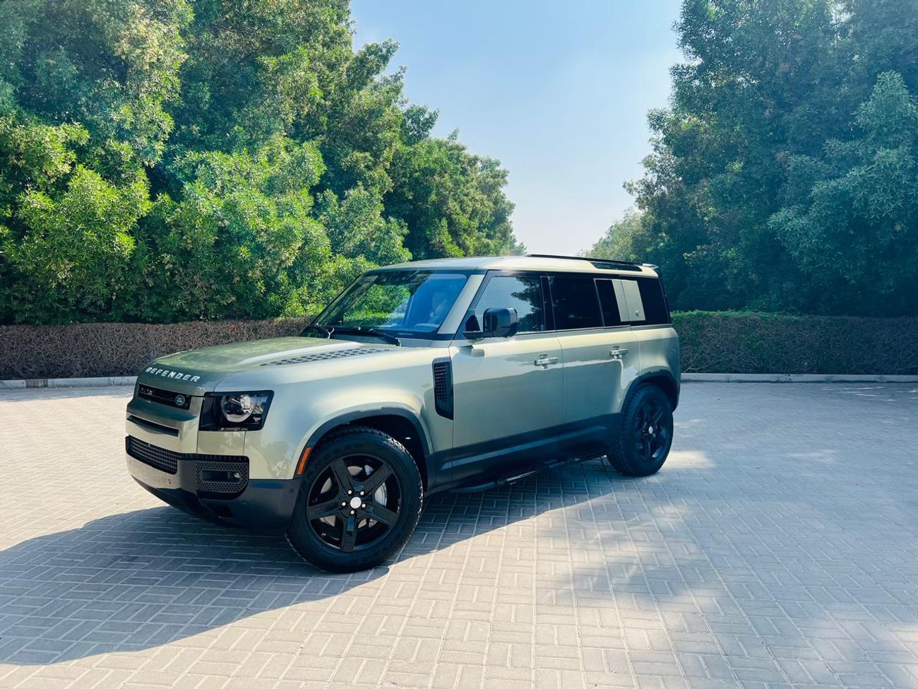 Land Rover Defender 110 SE P400 3.0L