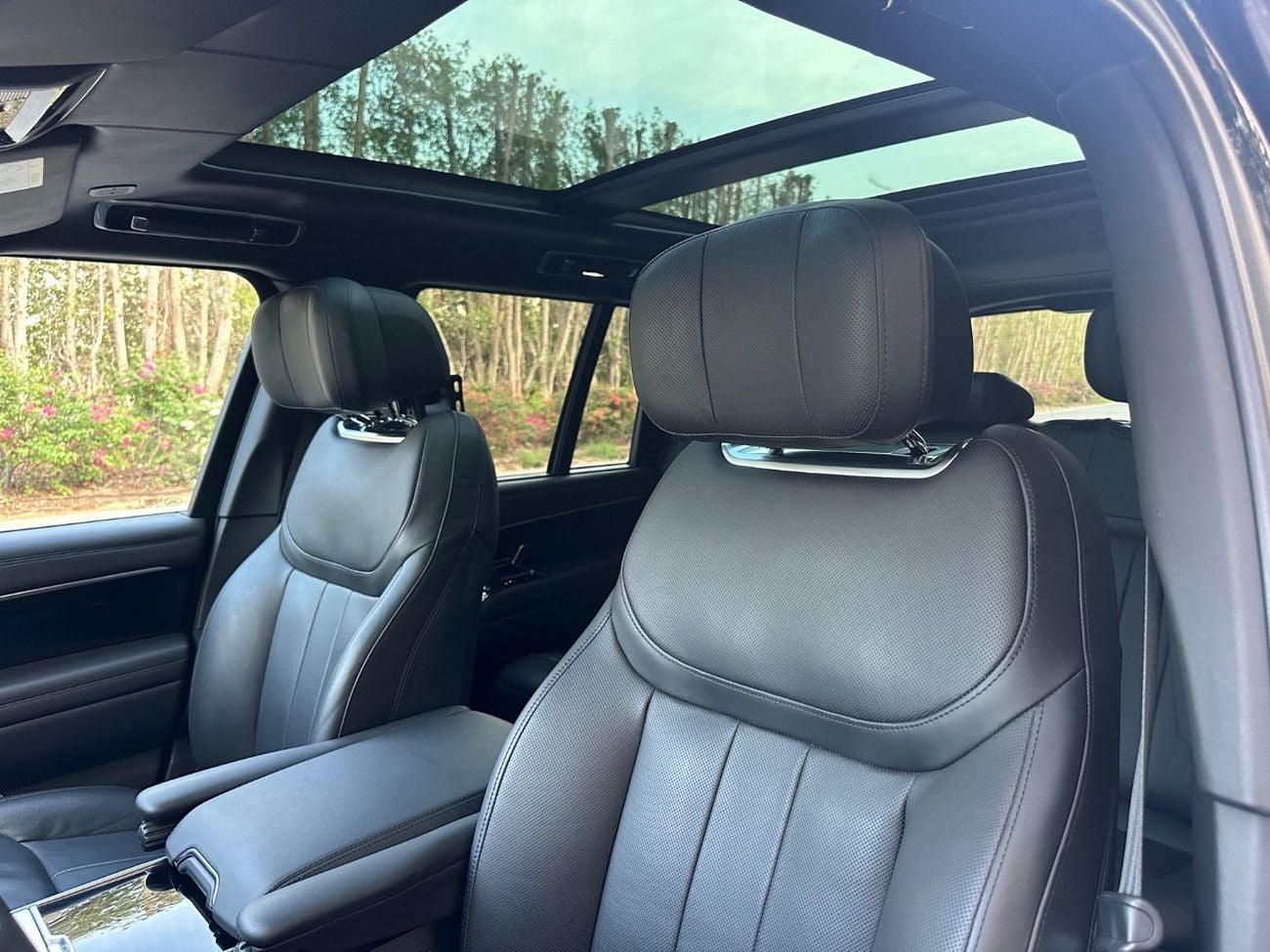 Land Rover Range Rover Autobiography P400 3.0L | 2024 | Diesel V6 | Low Mileage | Perfect Condition