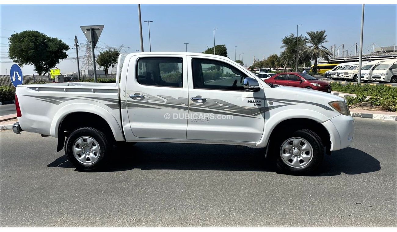 Toyota Hilux DIESEL 4X4 DOUBLE CABIN ,MANUAL GEAR