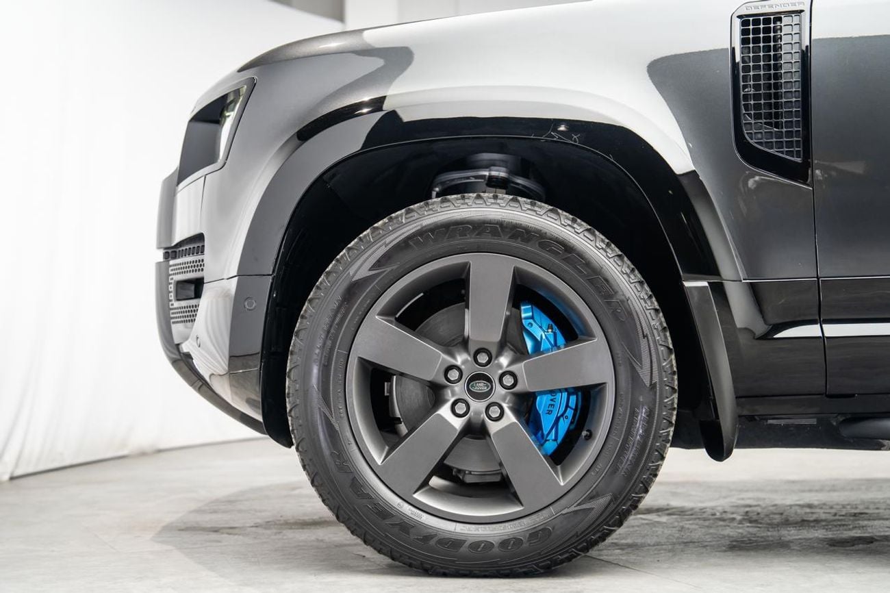 لاند روفر ديفندر 110 HSE P400