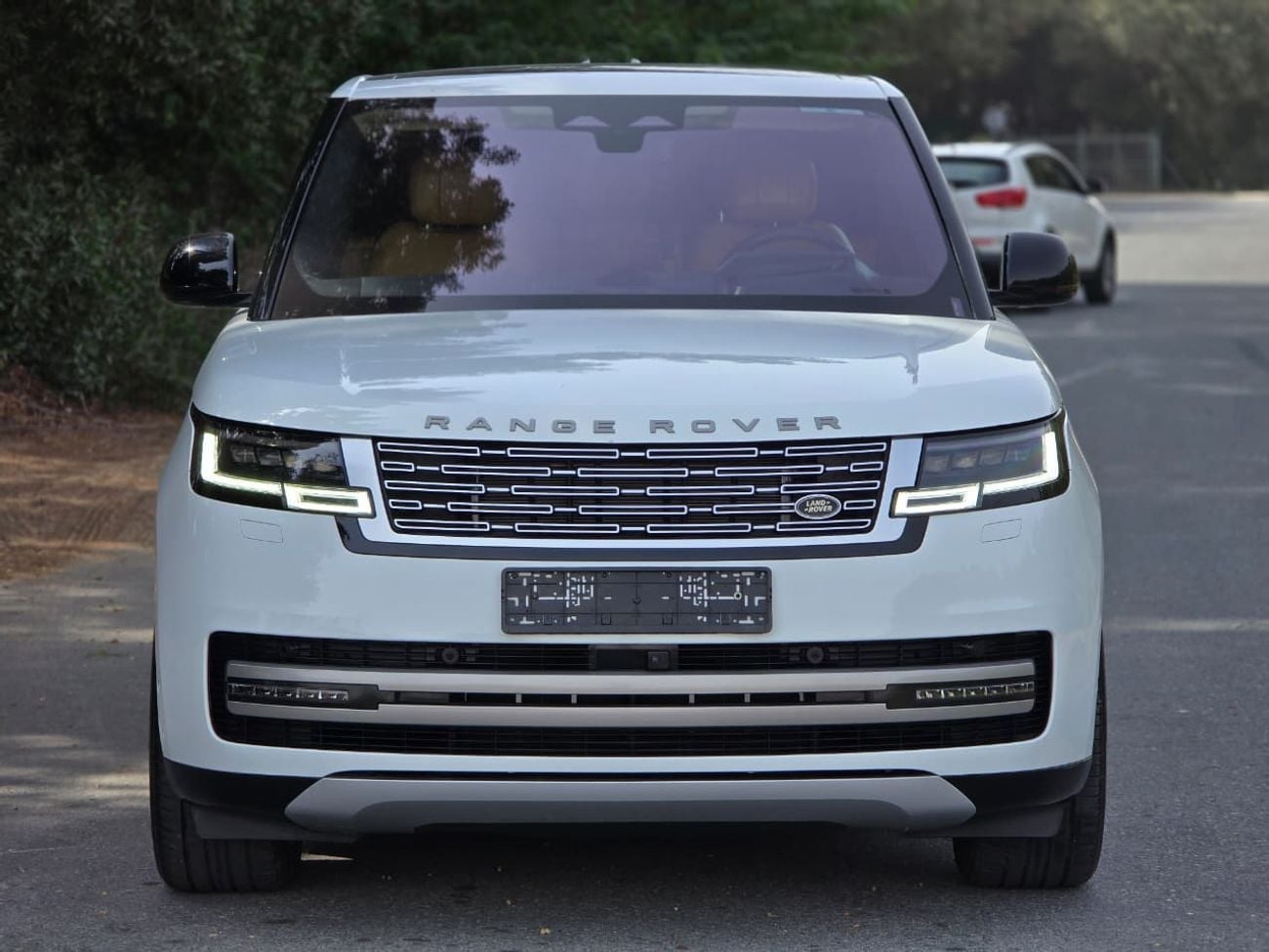 Land Rover Range Rover SE P400 3.0L RANGE ROVER SE 2023 GCC // FULL OPITION // PERFECT CONDITION // LOW MILEAGE