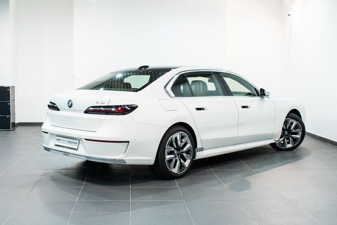 BMW 740i LUXURY PURE EXCELLENCE