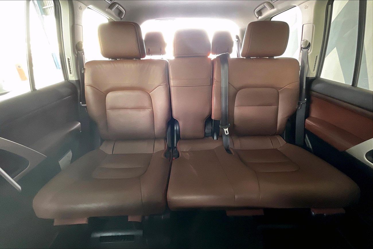 تويوتا لاند كروزر VXR | National Day Celebration | شامل الضمان | 0 ﺪﻔﻋﺓ ﺃﻮﻟﻯ