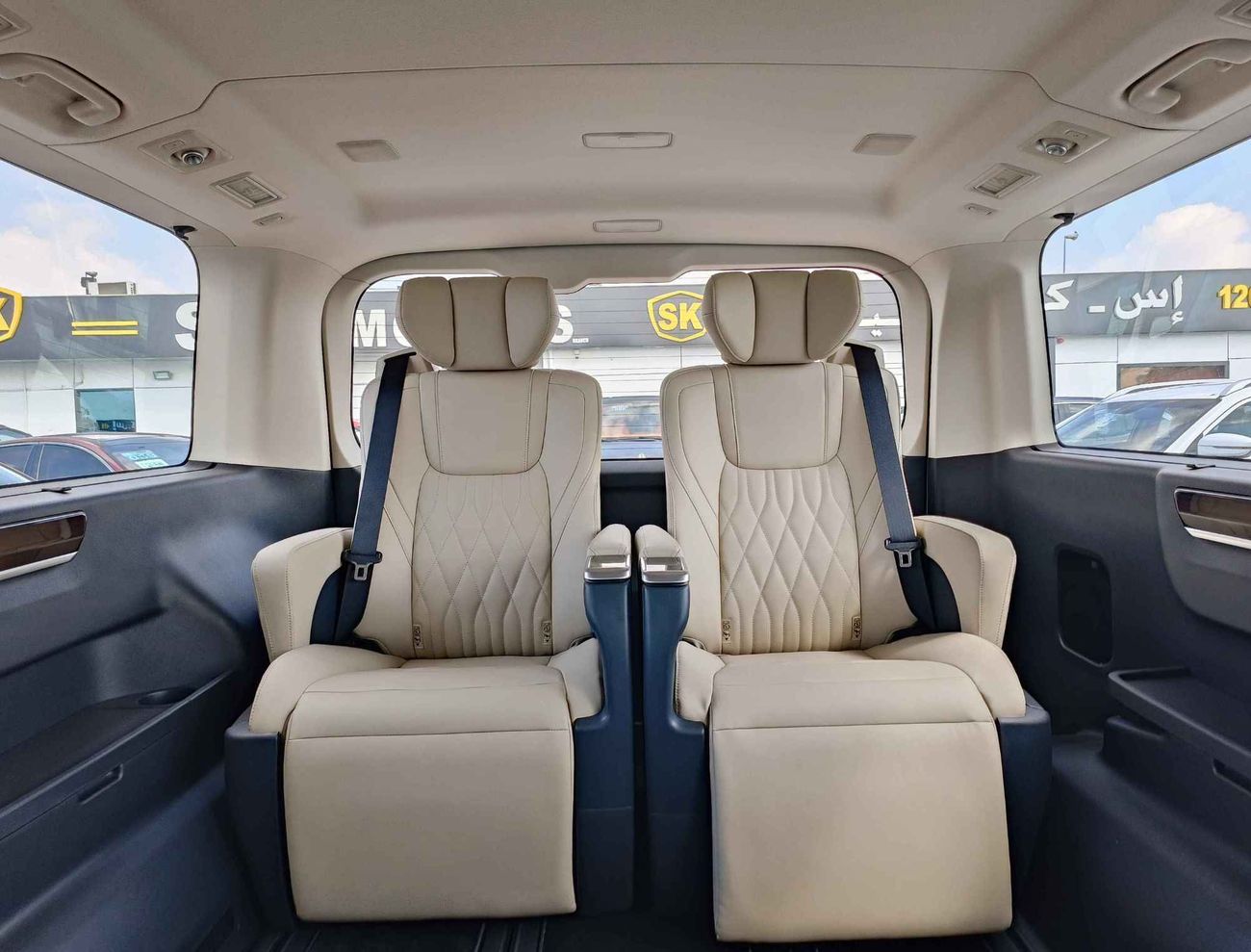 تويوتا جرافينا PREMIUM, 3.5L V6 PETROL A/T, "4 CAMERAS, RWD, FULL OPTION (CODE #  67953)