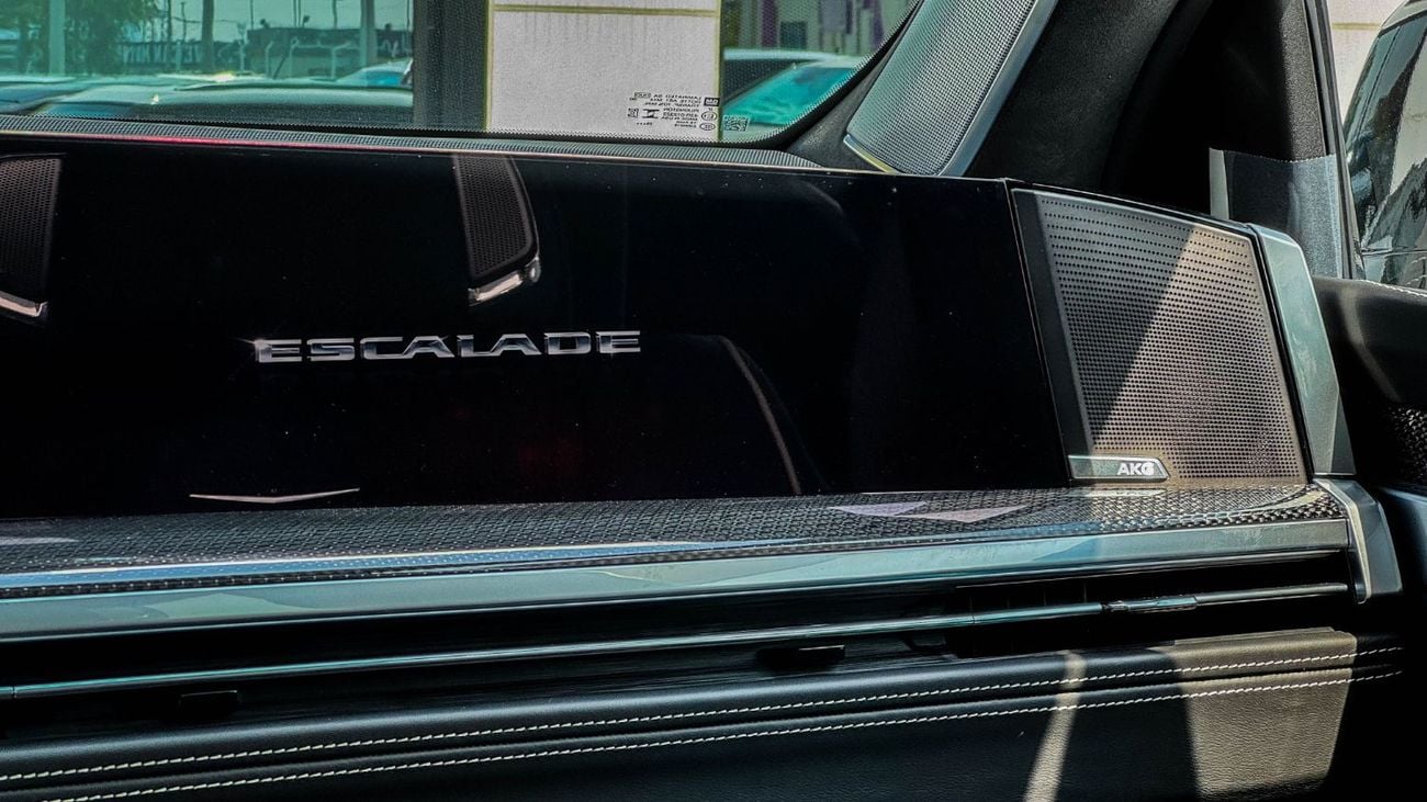 كاديلاك إسكالاد V Executive 6.2L V8 Supercharged 4WD 2026 Brand New American Specs