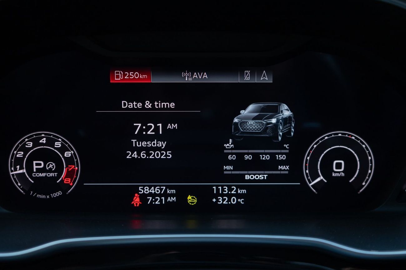 Audi RS Q3 TFSI quattro 2.5L SUV