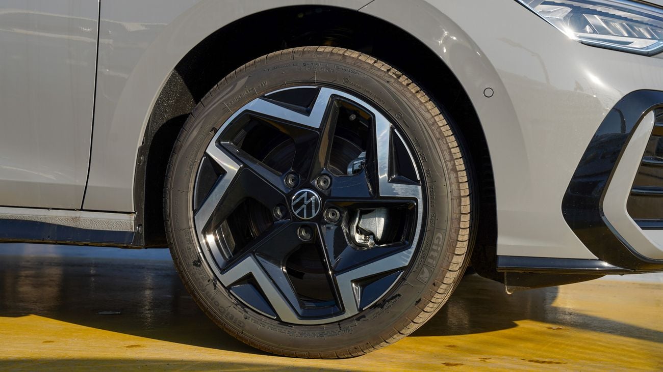 فولكس واجن جولف GTI