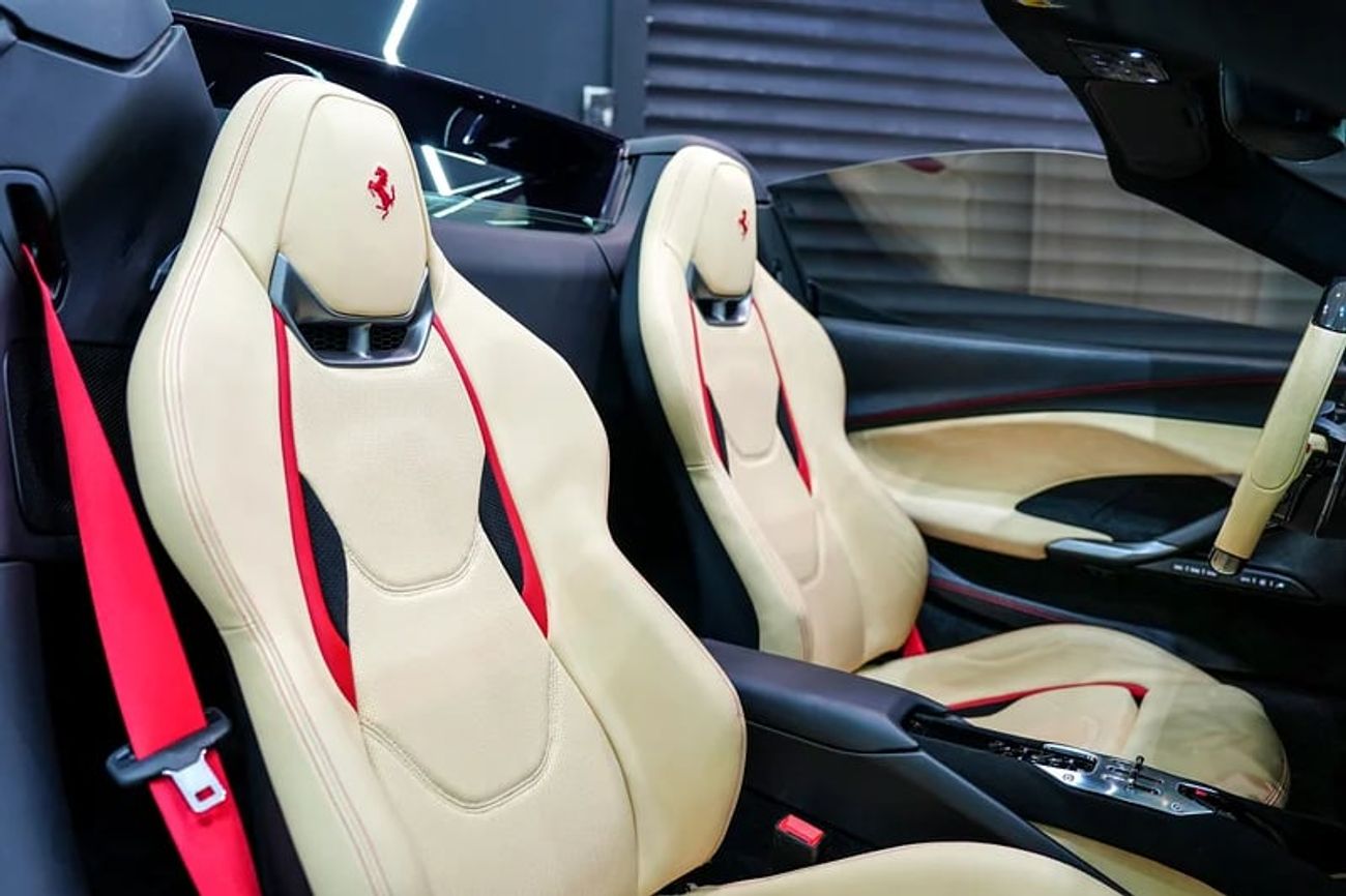 فيراري 296 GTS Standard