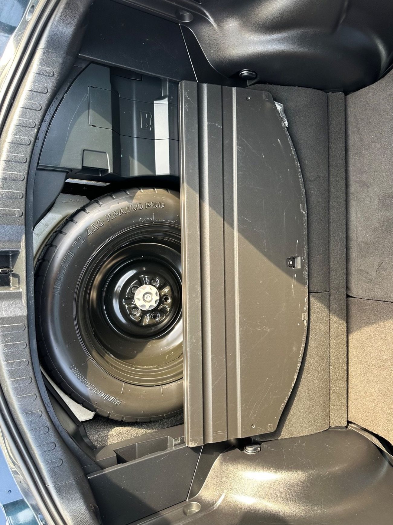 تويوتا راف ٤ XLE 2.5L