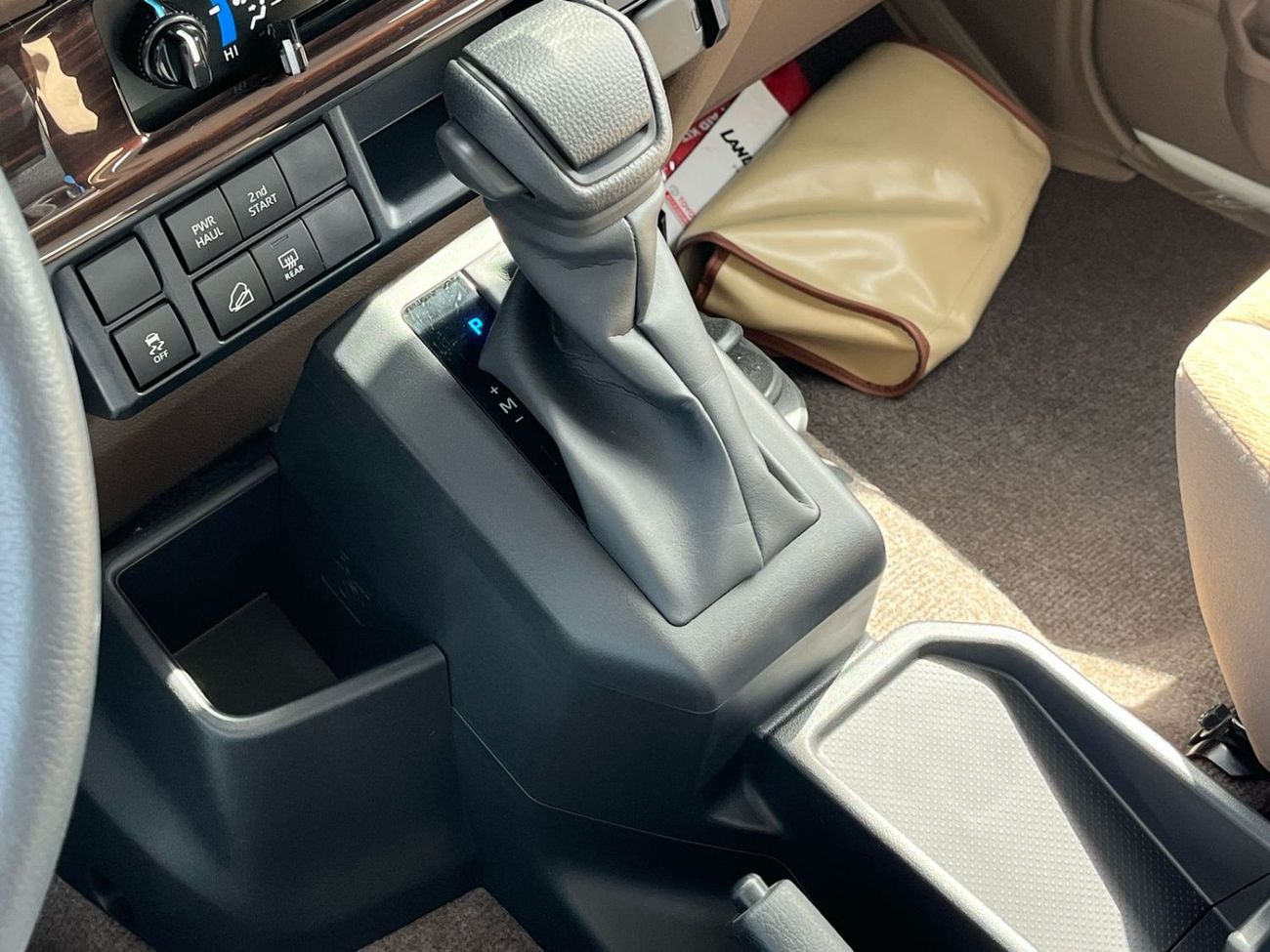 Toyota Land Cruiser 70 2025 Toyota Land Cruiser LC71 2.8L AT Diesel (White)