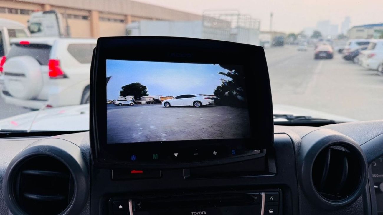 تويوتا لاند كروزر 70 -