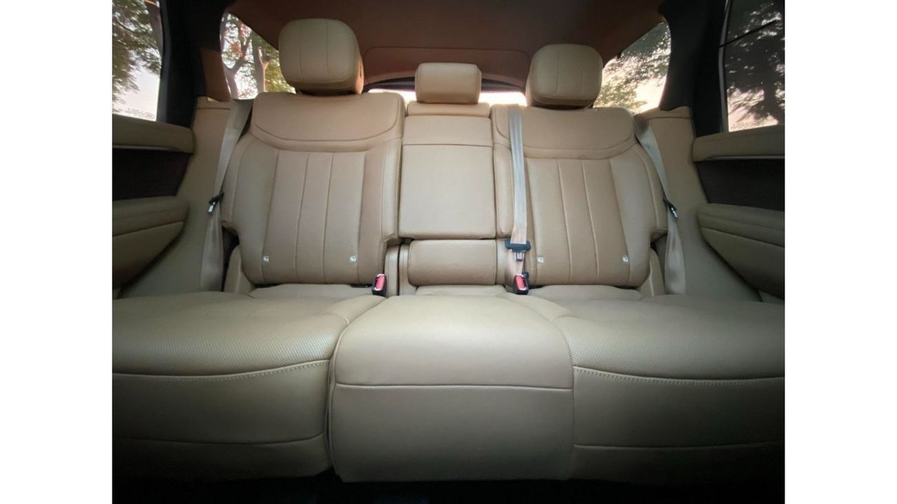 Land Rover Range Rover **2023** V6 P400 GCC SPEC UNDER WARRANTY AND SERVICE