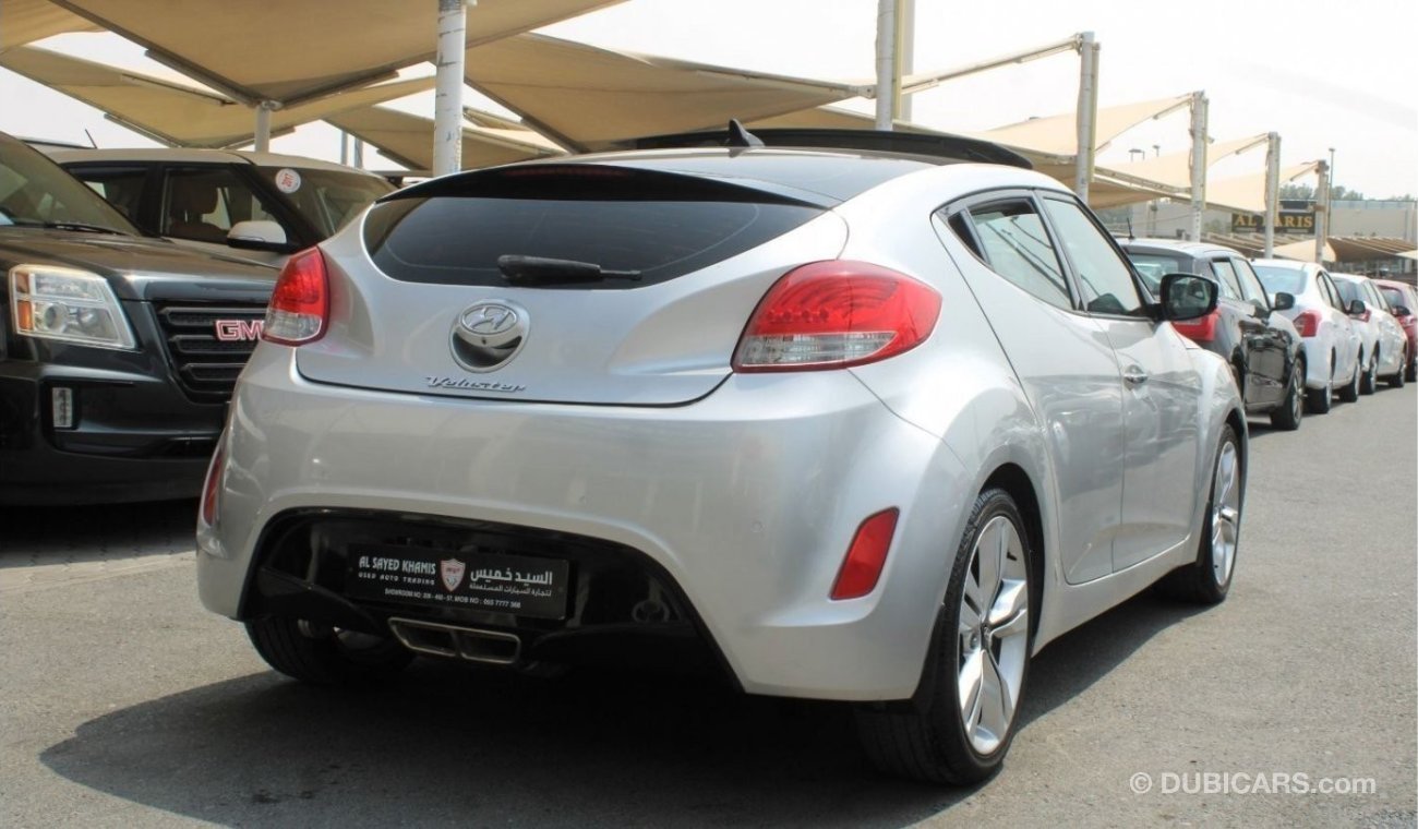 Hyundai Veloster GLS ACCIDENTS FREE - GCC - PERFECT CONDITION INSIDE OUT - FULL OPTION