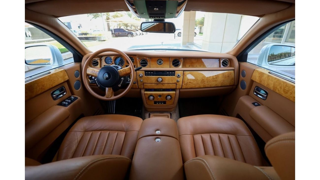 رولز رويس فانتوم Rolls-Royce Phantom 2010 GCC Flood Free.