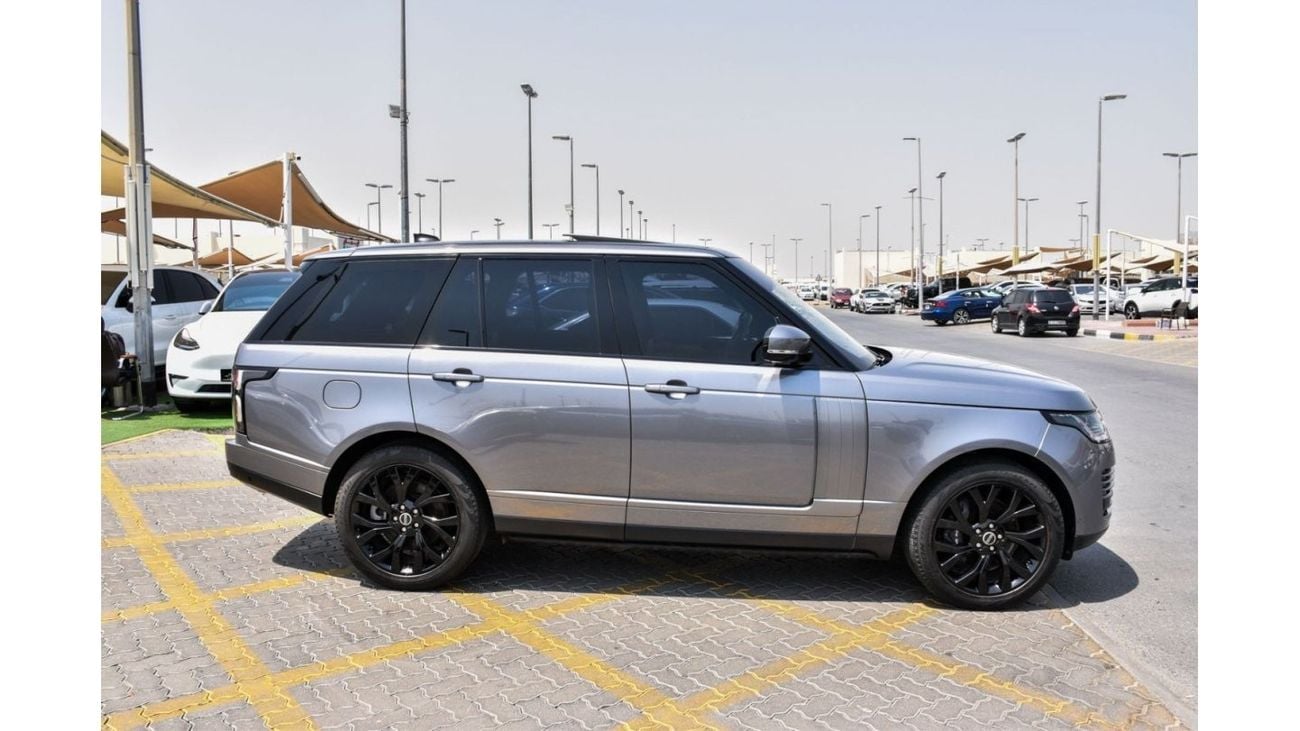 Land Rover Range Rover Range rover vouge V6 super charge  Gcc specs Model 2021 Original paint no accident