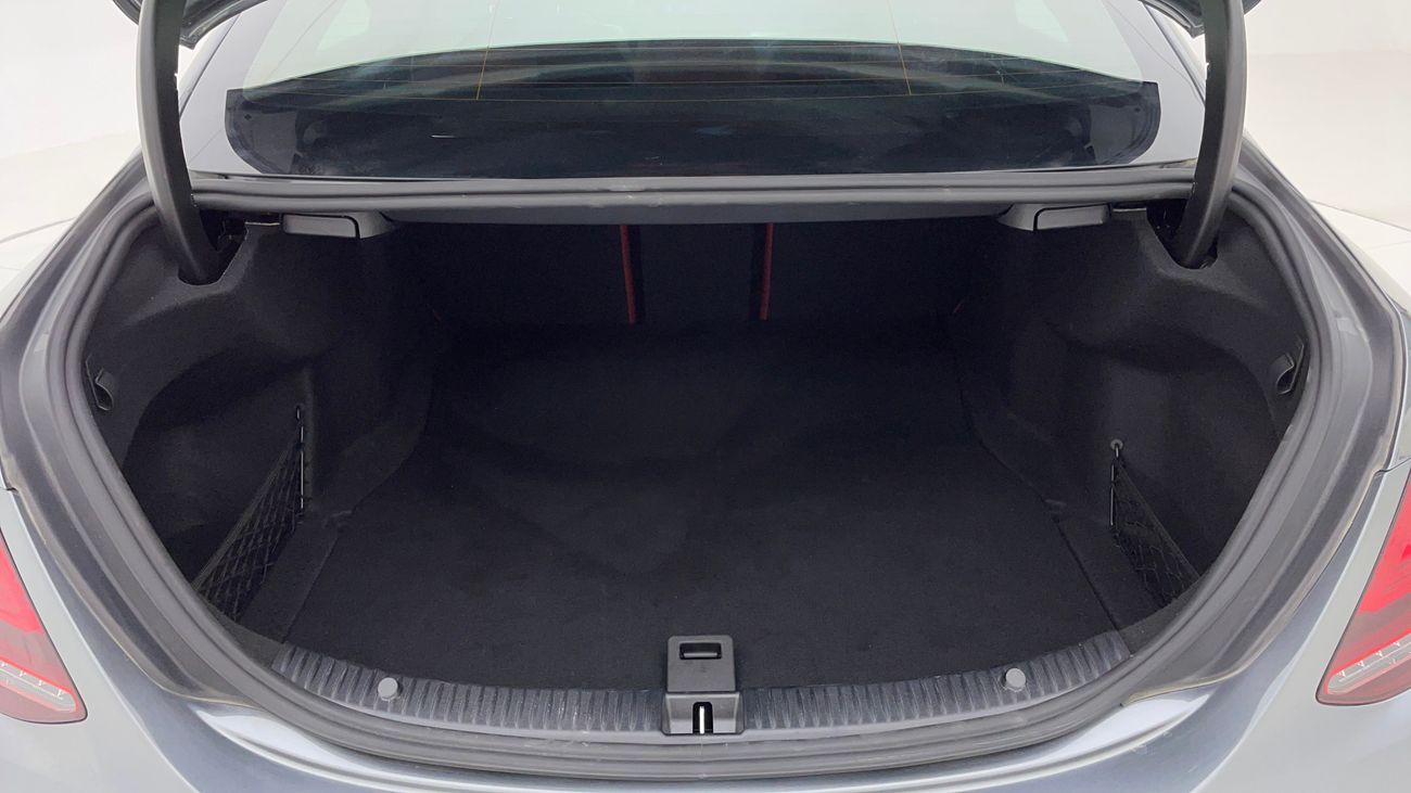 مرسيدس بنز C 200 PREMIUM AMG SPORT PACK 2 | بدون دفعة مقدمة | اختبار القيادة في المنزل