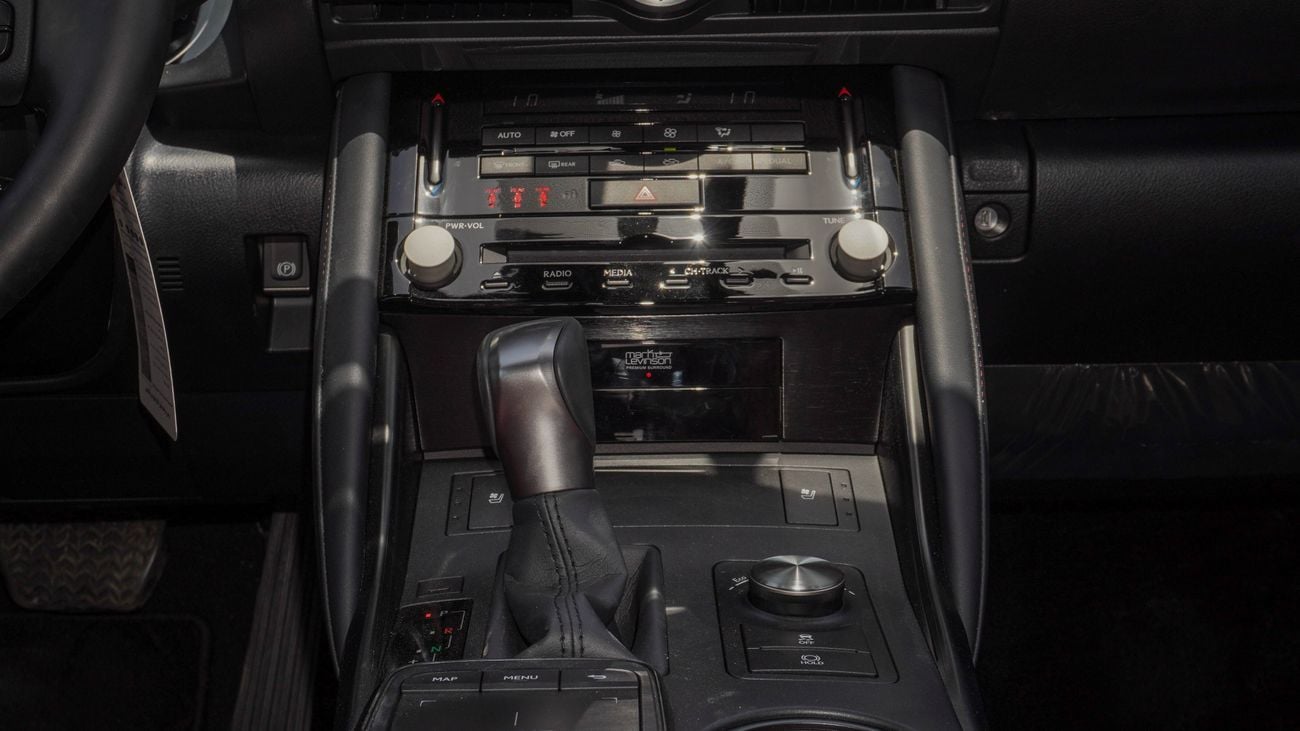 Lexus IS350 3.5 L V6