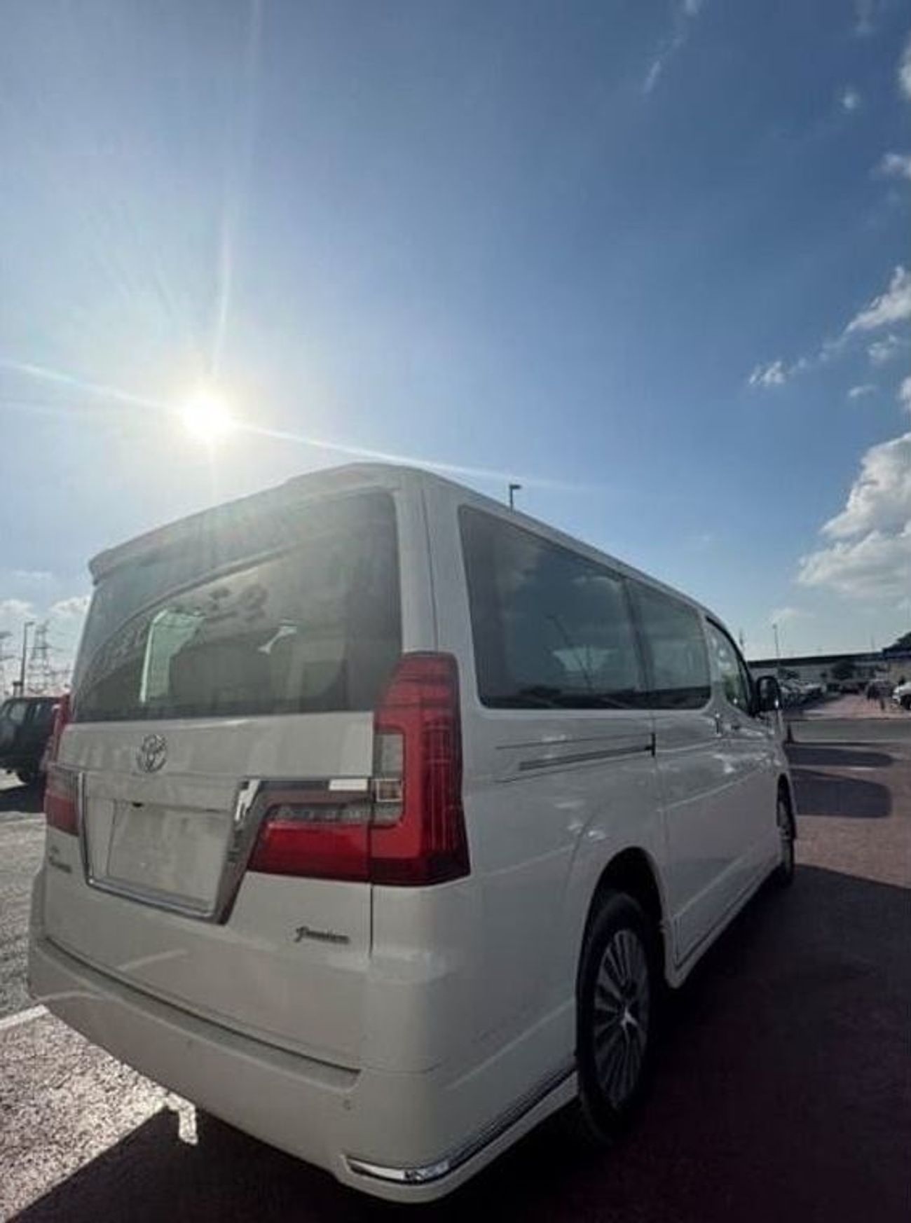 Toyota Granvia Toyota Granvia 3.5 L  Premium  6 seat s