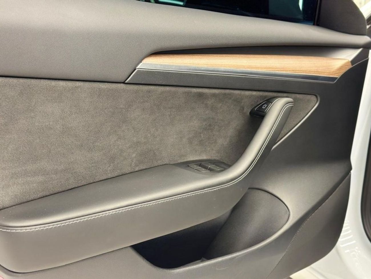 تسلا موديل 3 TESLA MODEL 3 LONG RANGE 2023 GCC 33000KM UNDER WARRANTY AND SERVICE CONTRACT NO ACCIDENT NO PAINT P