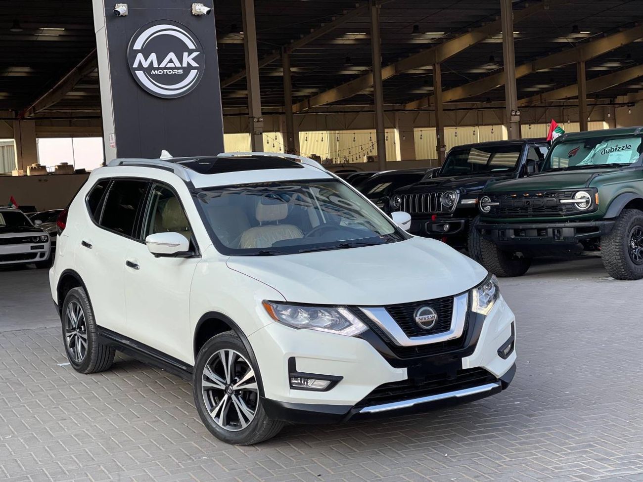 نيسان روج SL / AWD / 2.5 V4 / فتحة سقف بانورامية / كاميرا 360 درجة / رادار / نظام صوت BOSE