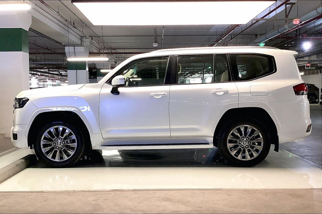Toyota Land Cruiser GXR | National Day Celebration | Guaranteed Warranty | 0 Down Payment