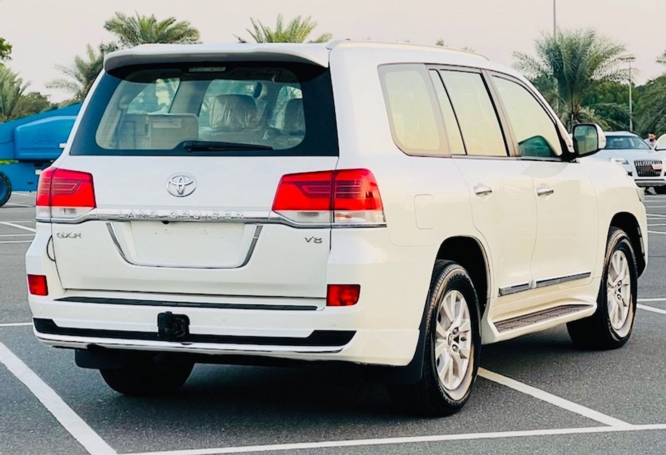 تويوتا لاند كروزر Toyota Land Cruiser 2017 LHD v8 full options