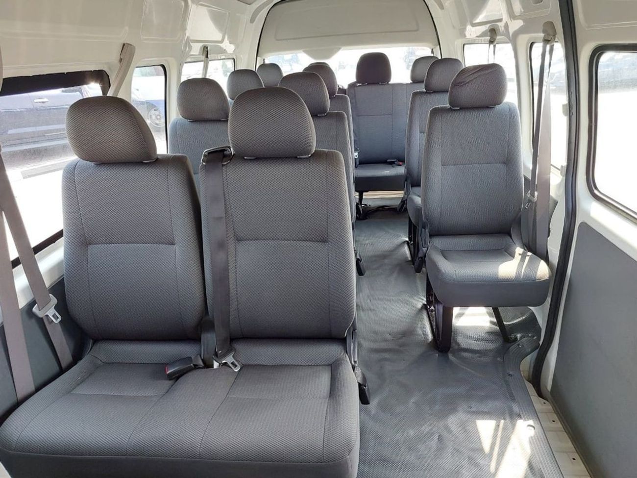تويوتا هاياس TOYOTA HIACE COMMUTER VAN RHD 2009 MODEL 3.0 L DIESEL MANUAL(PM07365)