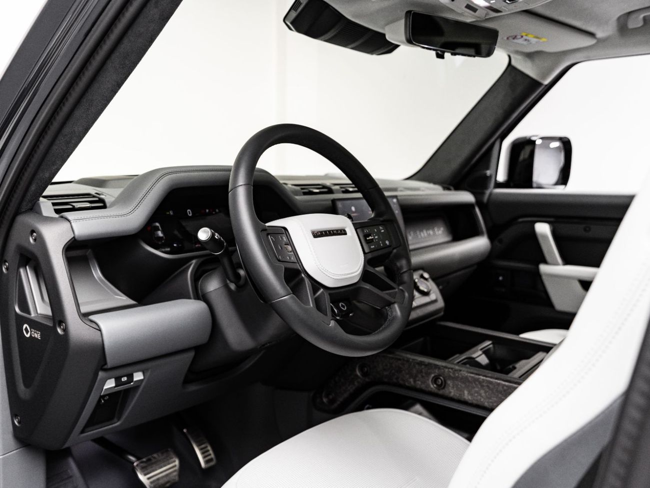 لاند روفر ديفندر 110 P635 OCTA V8