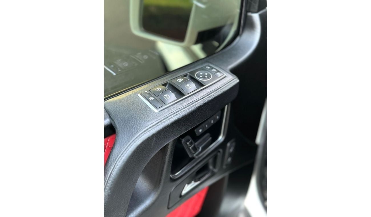 Mercedes-Benz G 63 AMG Std 5.5L