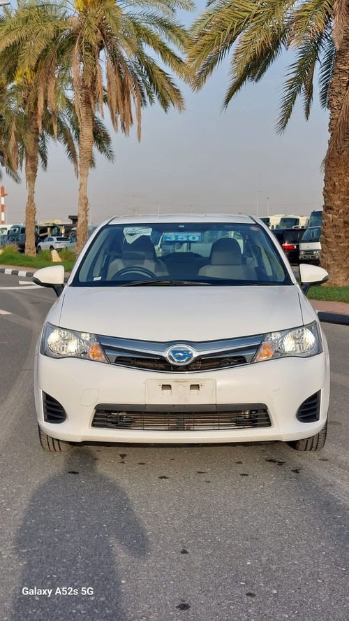 تويوتا كورولا أكسيو تويوتا اكسيو ابيض موديل 2013 (اليد اليمنى)