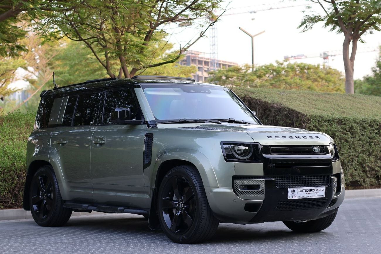Land Rover Defender  ( Amazing Condition )