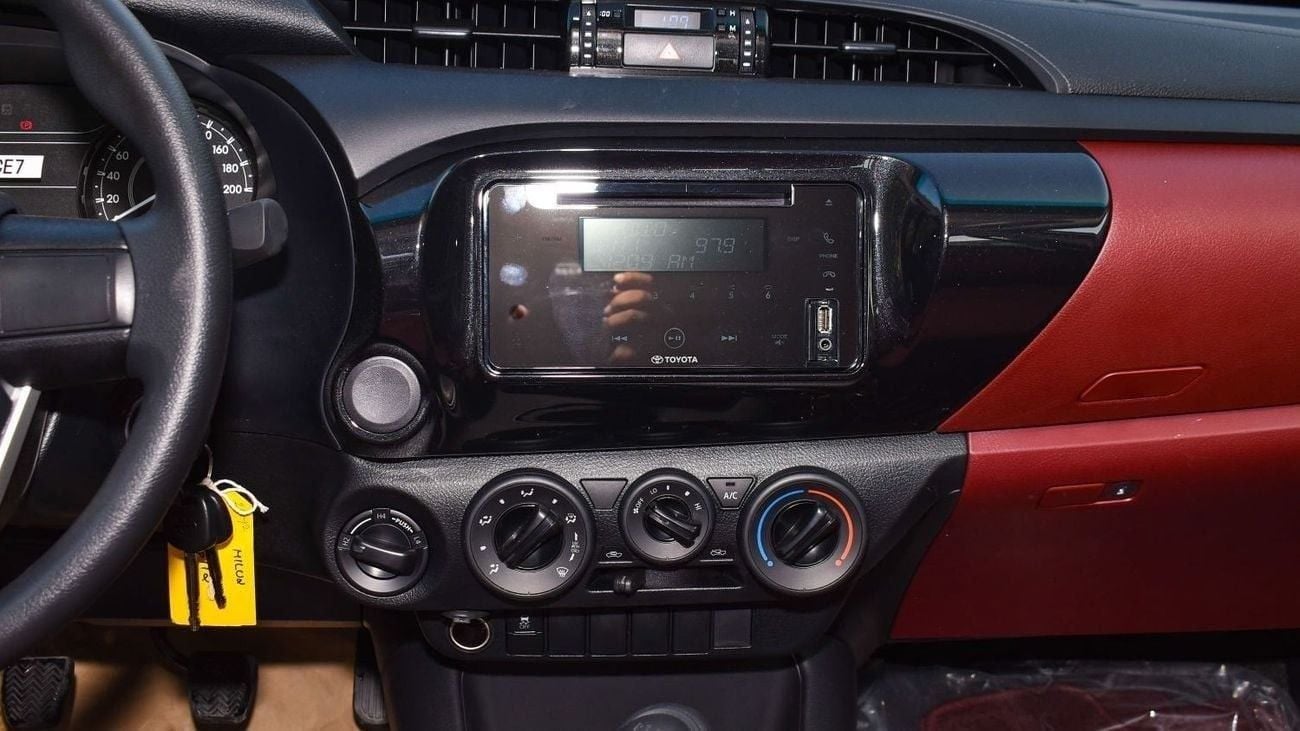 Toyota Hilux HILUX D/C 4WD DSL DLX-E