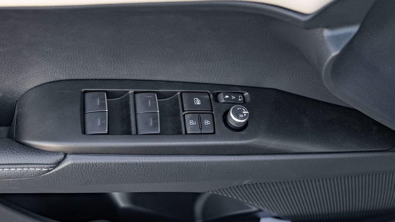 تويوتا كامري 2025 Toyota Camry 2.5L Hybrid with Panoramic Sunroof (Black)