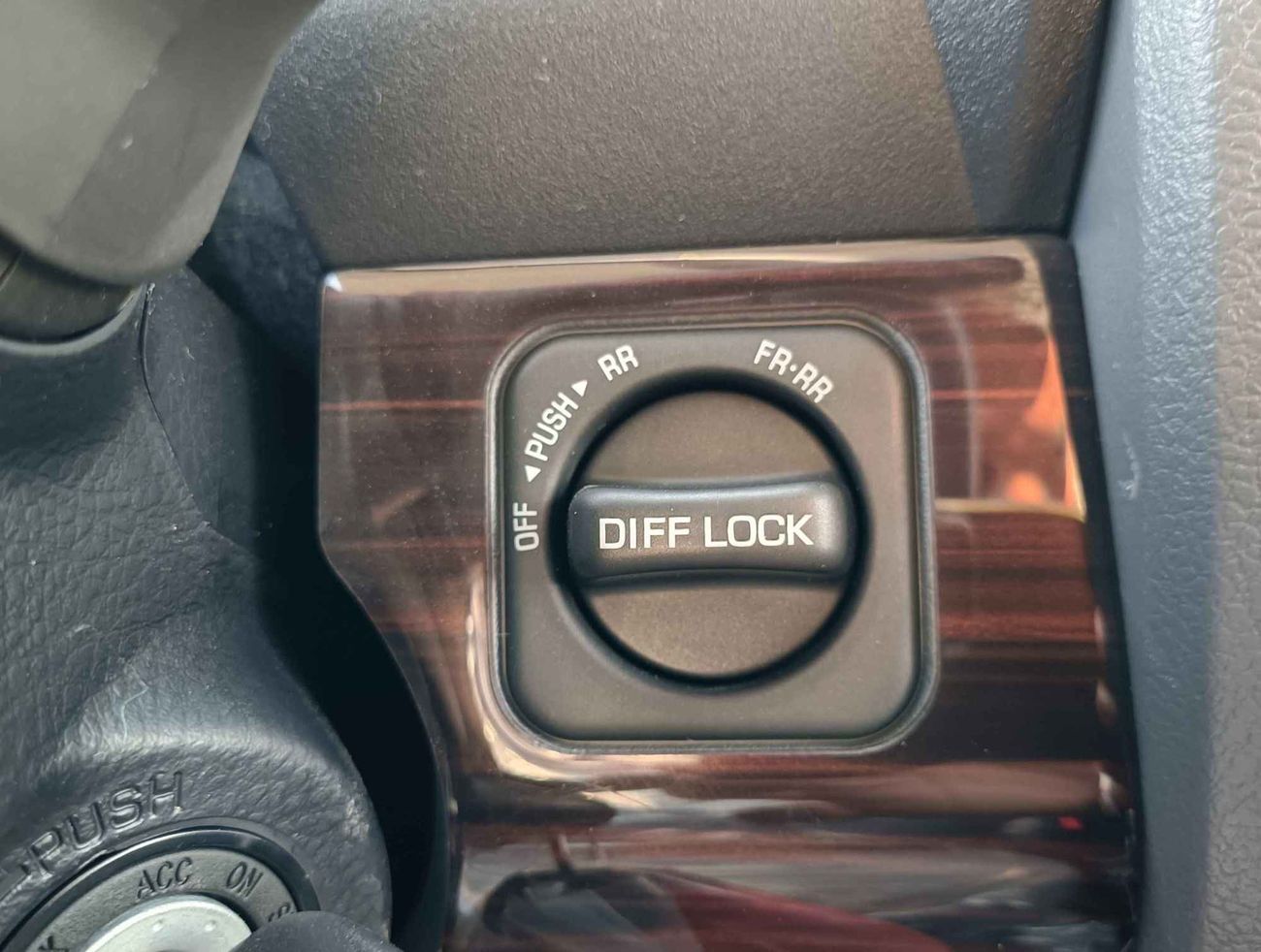 تويوتا لاند كروزر 70 LC76 / M/T / 4.5L V8 DIESEL / FULL OPTION / 4X4 (CODE # 67941)