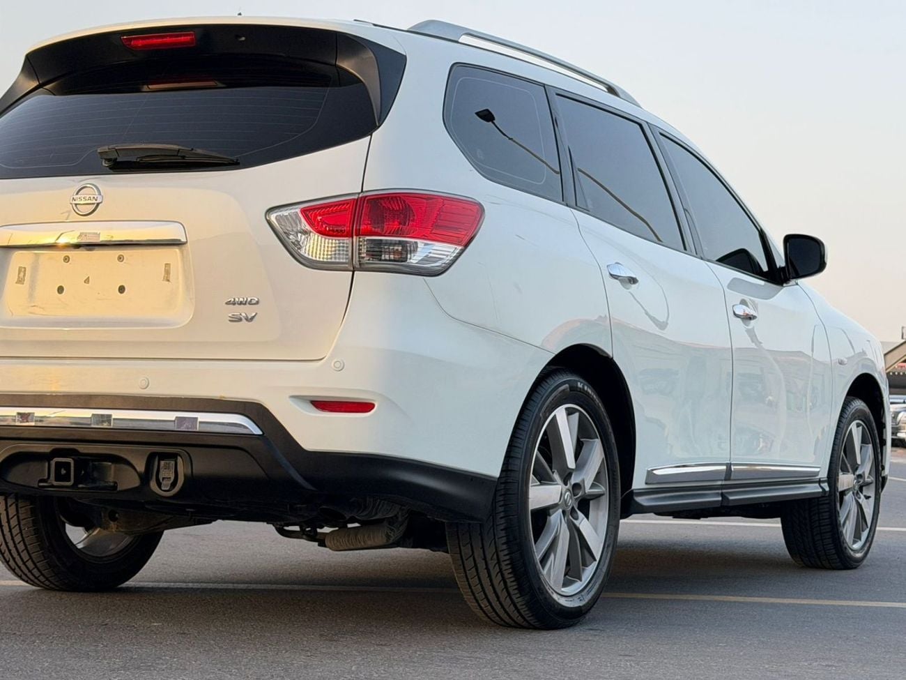 Nissan Pathfinder GCC spec, full options, panoramic sunroof