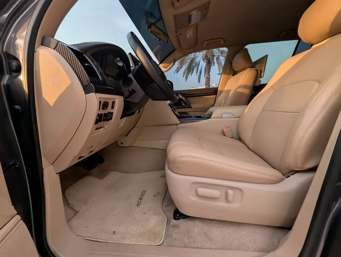 تويوتا لاند كروزر GXR Facelifted 2025 With Interior and Exterior V6 4.0L Full Option