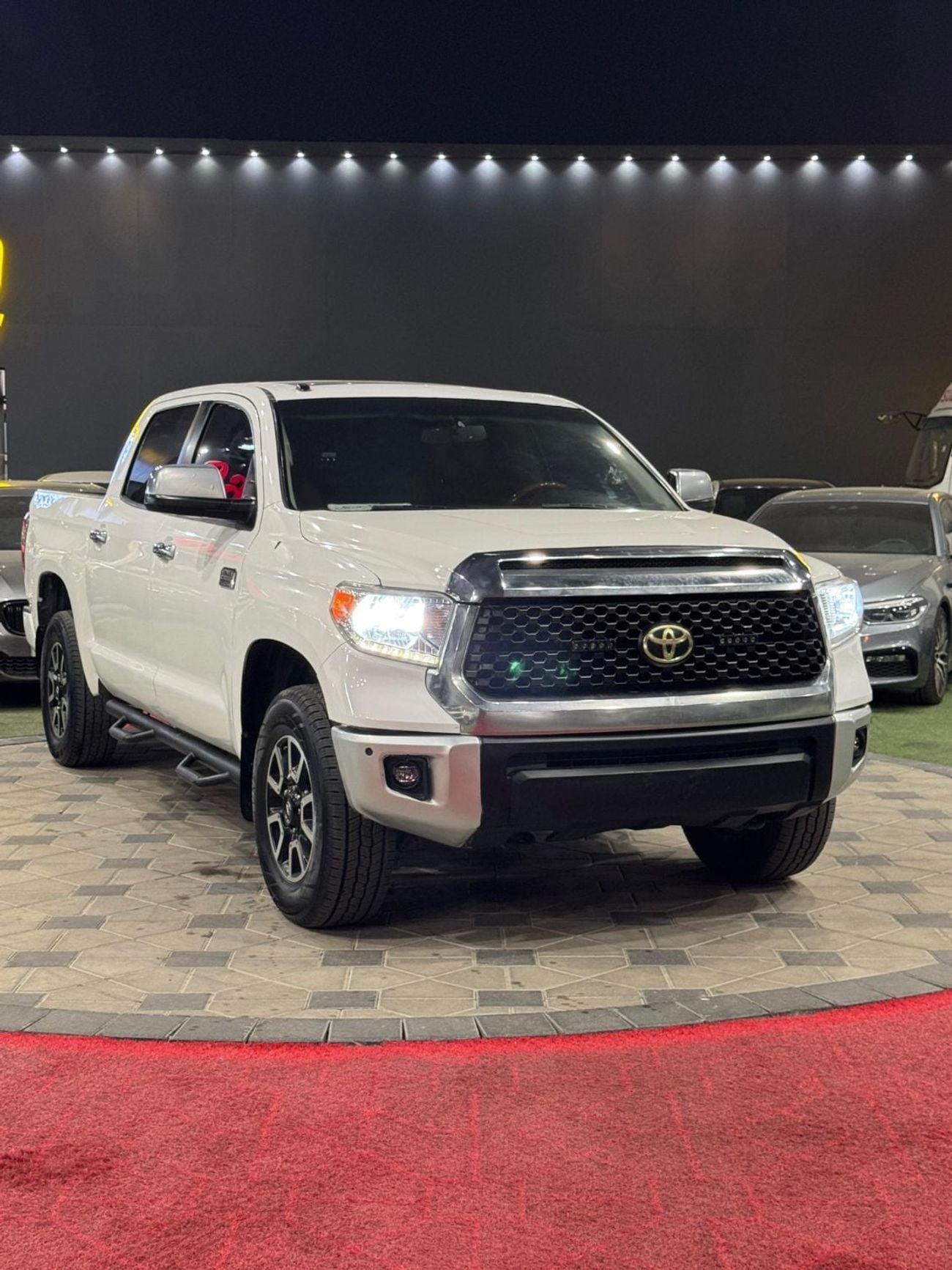 Toyota Tundra STANDARD