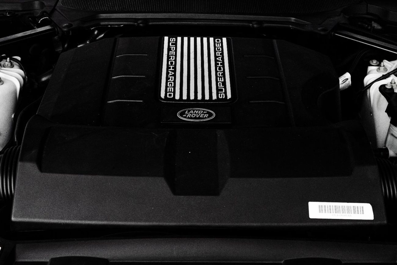 Land Rover Range Rover 4,308 P.M  | 0% Downpayment | Vogue SE V8 | Full Al Tayer History!