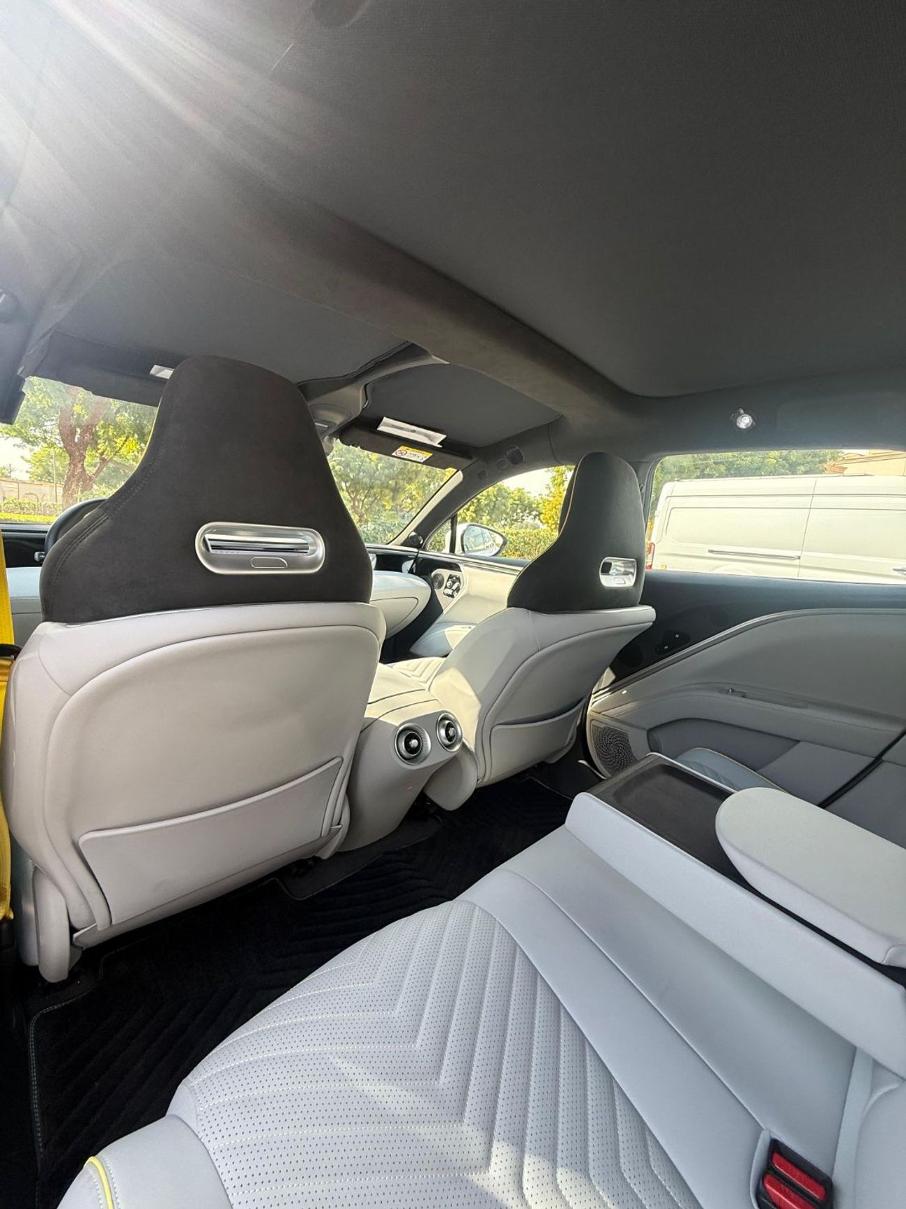 أفاتر 11 Luxury RWD