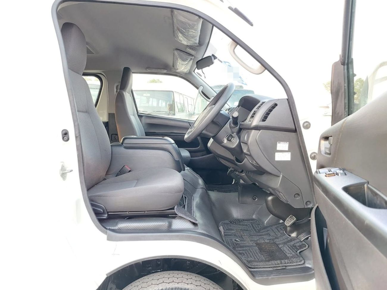 Toyota Hiace TOYOTA HIACE VAN RHD 2017 MODEL 2.7 L PETROL AUTOMATIC(PM27593)