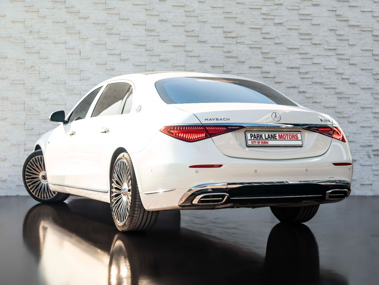 مرسيدس مايباخ S680 مايباخ LUXURY