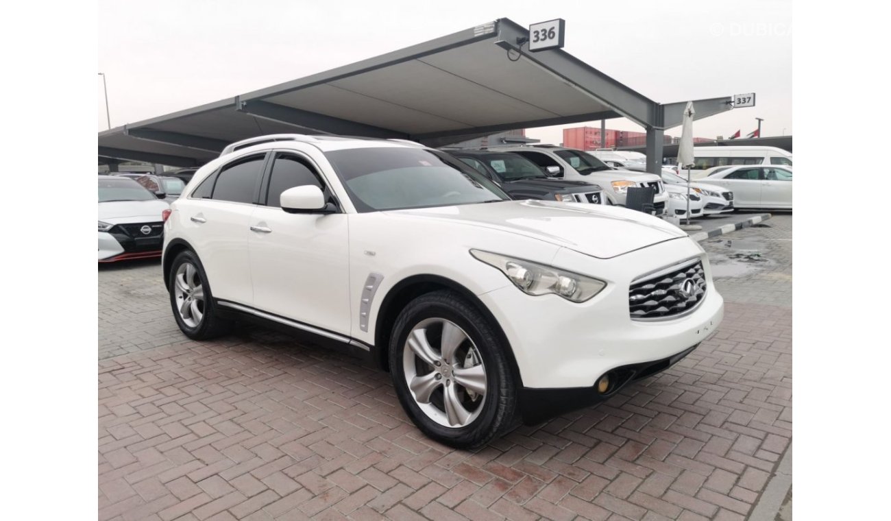 Infiniti FX35